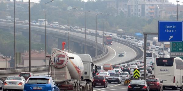 Tem Kocaeli geiinde 4 saatlik trafik kabusu