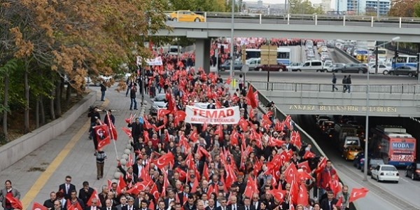 Emekli astsubaylar zlk haklar iin Antkabir'e yrd