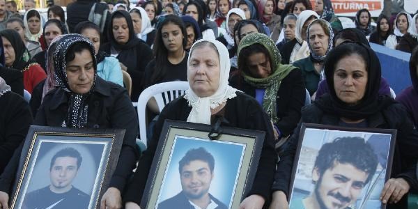 Ahmet Atakan iin dualar okundu, dilek fenerleri uuruldu