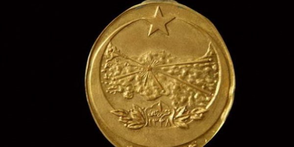 Onba Nezehat'e 92 yl sonra madalyas verildi
