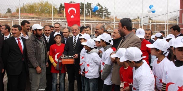 Ahlat'ta Genlik Merkezi'nin temeli atld