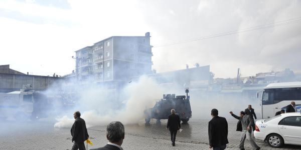 BDP'nin aday aday tantmnda olay: 2'si polis, 5 yaral