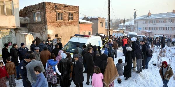 Gen kz, metruk binada ldrlm olarak bulundu