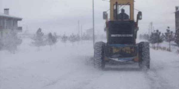 Sivas'ta 165 ky yolu ulama kapand