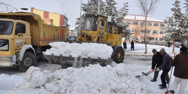 Bulank Belediyesi'nden karla mcadele almas