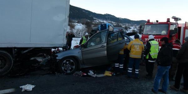 Cip kamyona arkadan arpt: 3 l, 3 yaral