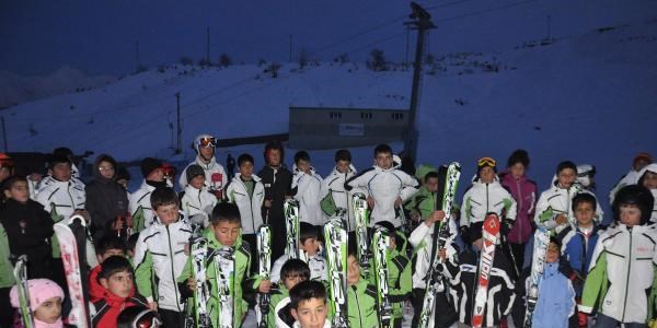 Bitlis'te 625 ocuun kayak takm sevinci