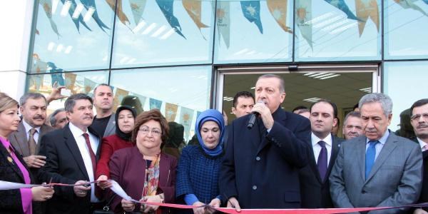 Babakan Erdoan, Manisa'da Ak Parti il binasn at