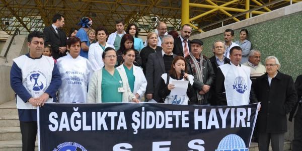 Hastane acilinde doktorlara saldrya tepki