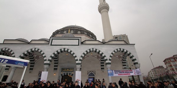 mam afi Camii ibadete ald