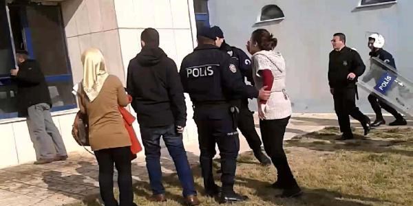 St mam niversitesi'nde gerginlik: 5 gzalt