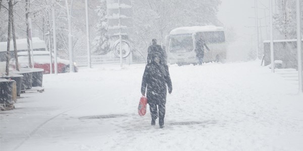 Sal gn kar geliyor