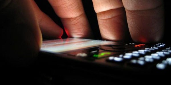 telefonunuzun dinlendigini nasil anlarsiniz