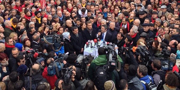 CHP'den Taksim'de ses kayd eylemi