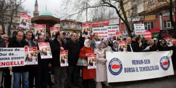 Kadn retmenler iddeti protesto etti