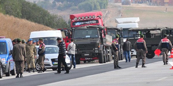 MT TIR'larn durduran savc Trabzon'a atand