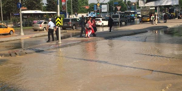 stanbul'da yollar gle dnd