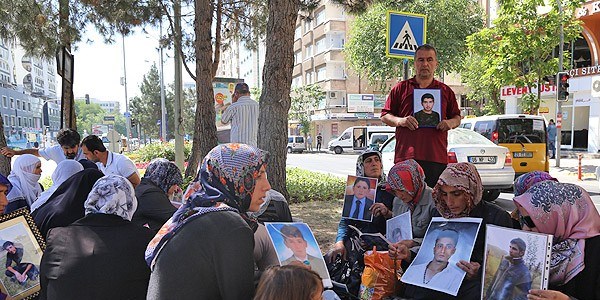 Alk grevindeki annelerin adrlarn sktler