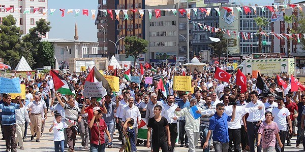 srail'in saldrlar tm yurtta protesto ediliyor