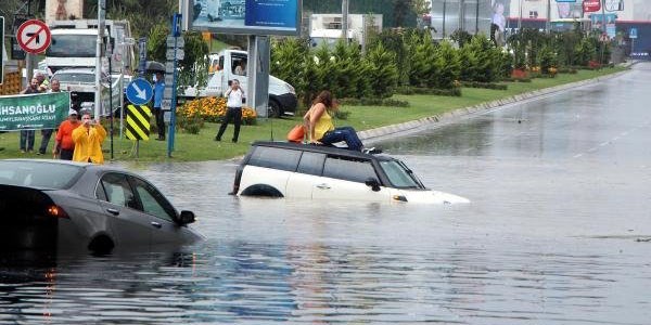 stanbul'da kuvvetli ya; E5 gle dnd