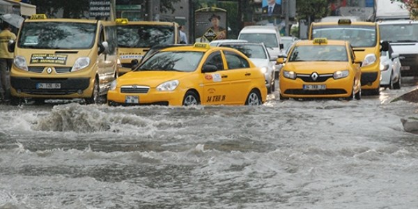 Yamur skdar'da deniz ile karay yine birletirdi