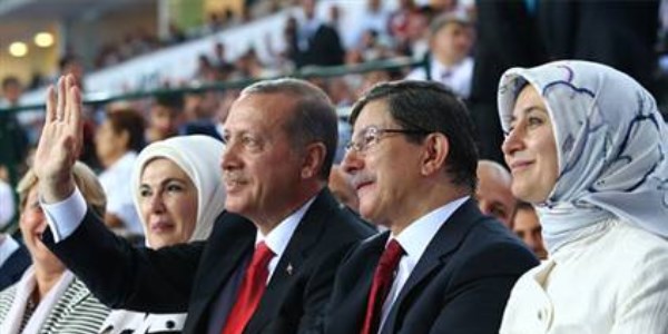 AK Parti'liler Erdoan' gzyalaryla uurlad