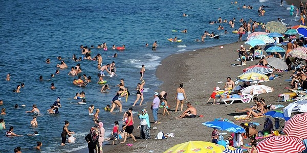 Turizmde yerli tatilci bereketi