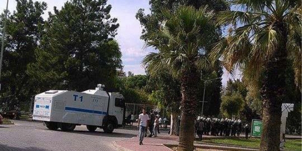 Ege niversitesi'nde gerginlik: 23 gzalt