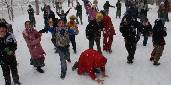 Hakkari'de eitime kar engeli