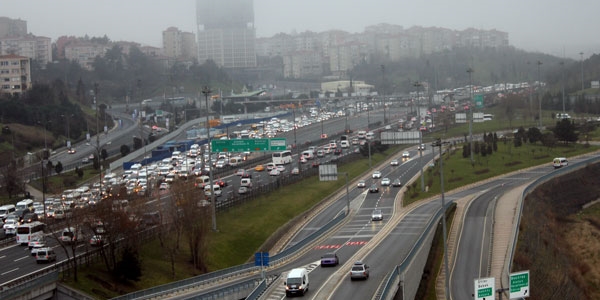 4 gie kapatld, TEM'de trafik fel oldu