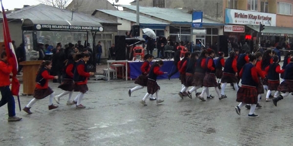 renciler yamurdan kat doluya tutuldu