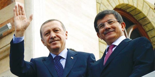 Erdoan ve Davutolu'ndan 23 Nisan mesaj