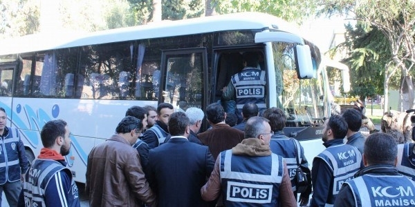 18 polis adliyeye sevk edildi