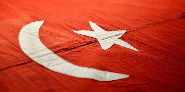 Osmanl Bayra Trkiye'ye iade edildi