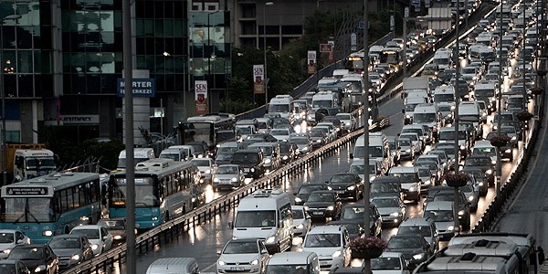 stanbul'da 24 ehrin nfusu kadar ehliyetli src var