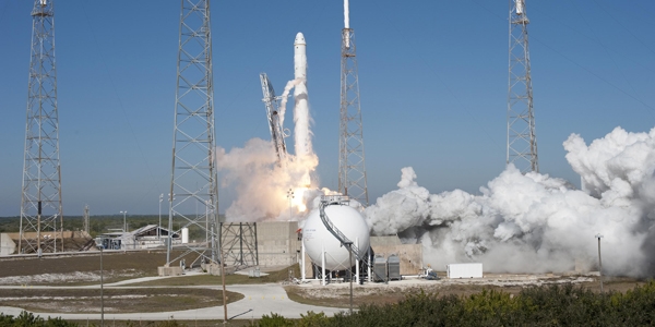 SpaceX Falcon 9 roketi havada infilak etti