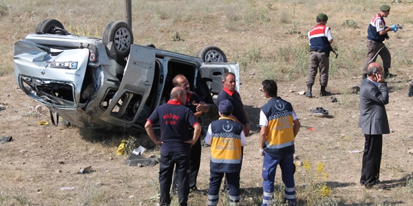 Motosikletli ocuklara otomobil arpt: 2 l, 5 yaral