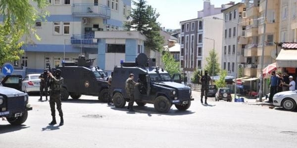 Tunceli ve rnak'ta saldr: 1 ehit, 3 l