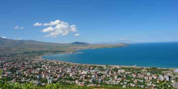 Bitlis'te telefon hatlar iki gndr kesik