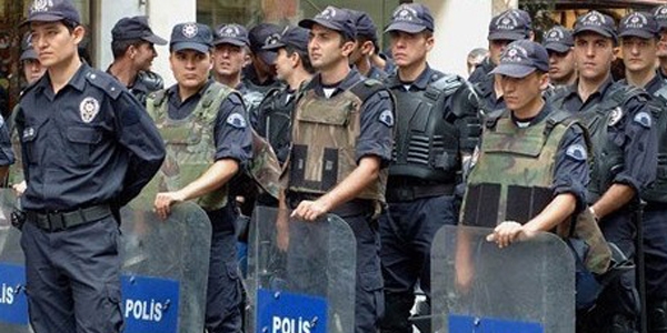 Jandarma ve polisin izinleri iptal