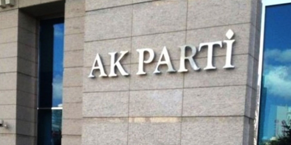 AK Parti seim brosuna saldr