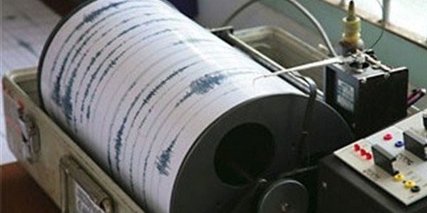 zmir'de 3.9 byklnde deprem