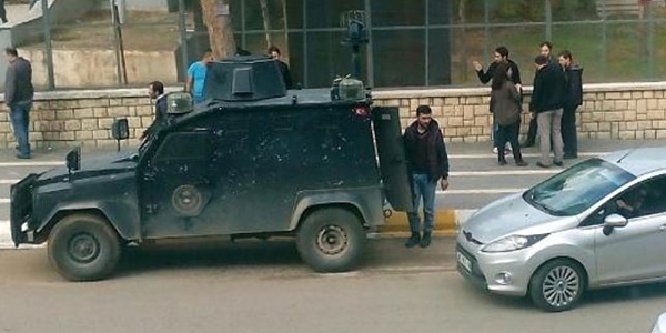 Diyarbakr'da 2 talyan gazeteci gzaltna alnd