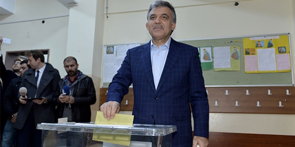 Abdullah Gl'n oy kulland sandktan AK Parti birinci kt