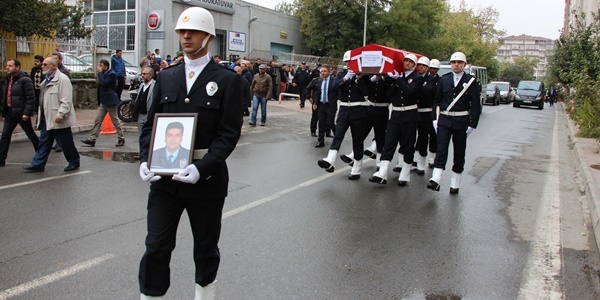 Polis memuru tedavi grd hastanede yaamn yitirdi