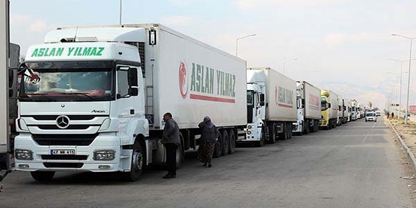 Trkiye ve Azerbaycan'dan TIR frlerine vize kolayl