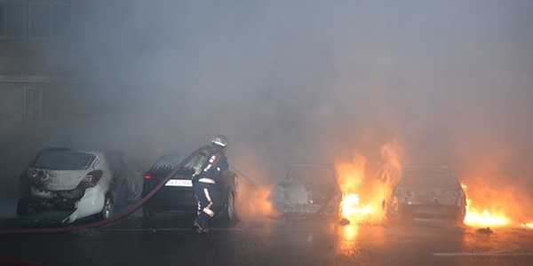 Ankara'da 7 otomobil kundakland