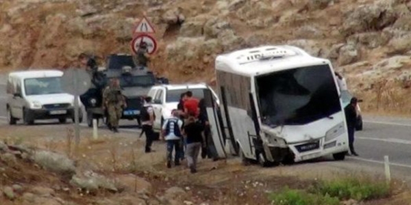 Nusaybin'deki polis servis aracna saldr