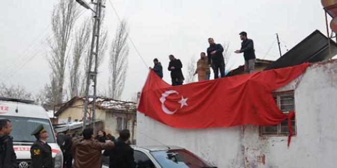 ehit uzman avu Akta'n baba ocanda yas hakim