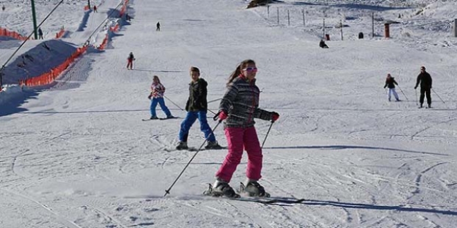 Kartalkaya'da kar kalnl 2 metreyi geti